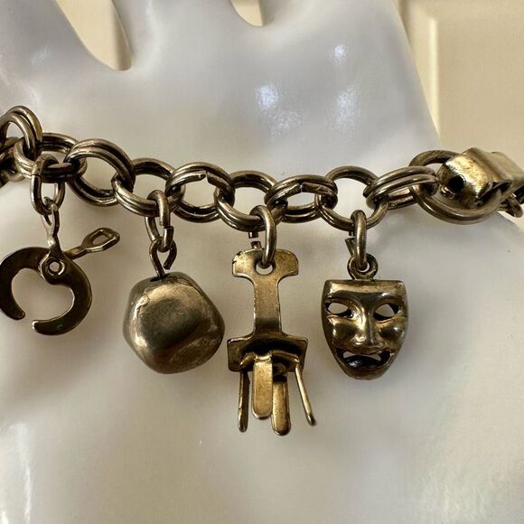 Silver tone charm bracelet - Picture 9 of 10